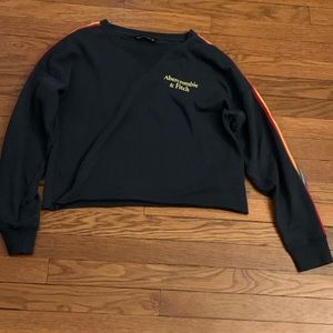 Long sleeve crop top